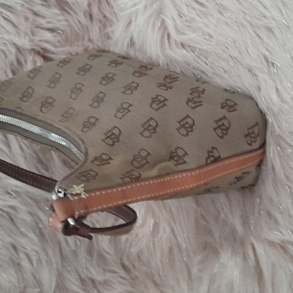 Dooney & Bourke  Mini Handbag​ - Picture 4 of 12
